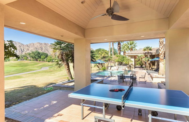 Moonshine by Avantstay Modern & Stylish Estate w/ Bar, Fire Pit & Hot Tub 5 bd - Foto 6