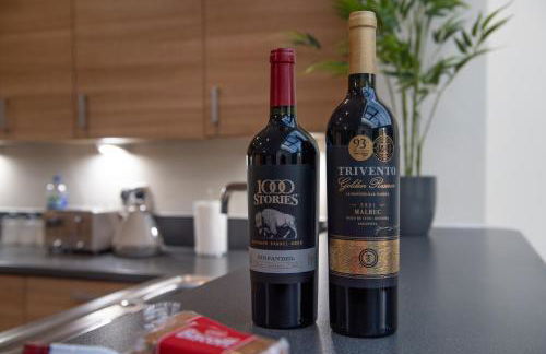 Cosy townhouse, new build, 5 bedrooms, Sleeps 8, Free Parking - Foto 11