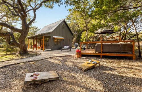 Feed Deer and Chickens Cozy Cottage 8 min to Boerne - Photo 2