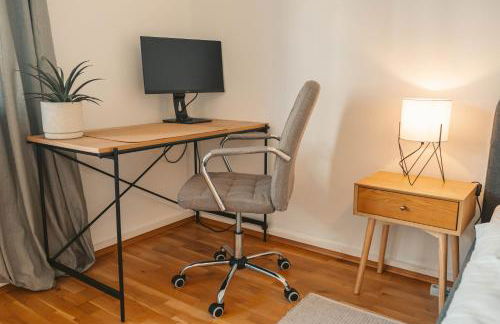 K15 Cozy, Unique & Spacious 3-Room Apartment with Balcony or Single Room by LIPA - Foto 27