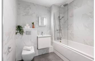 A Splash of Color: Spacious & Funky 3-BR Flat - Foto 8