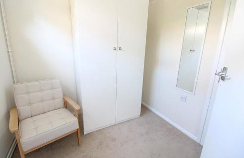 Penderic - 3 Bedroom Cowes Stay with Balcony & Panoramic Solent Views Close to Shops, Cafés, Sailing Clubs & Beach - Foto 34