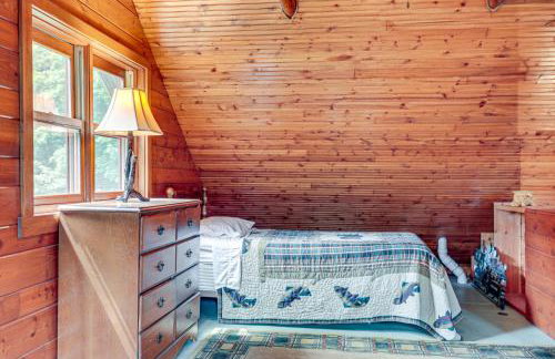 Dock, Fire Pit Historic Lakefront Cabin in Mercer - Foto 17