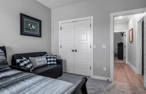 Just Like Home #6: Norman: It's Game Time (campus) - Foto 76