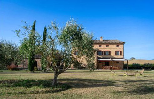 6 Bedroom Beautiful Home In Treia - Foto 12