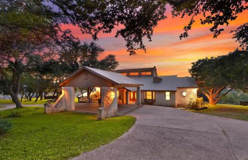 Regal Riverfront Retreat - Foto 1