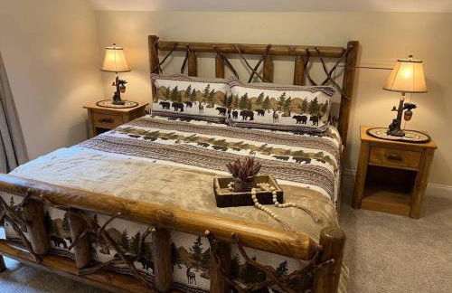 Helen, GA Bear Paw Haus 4 bdrm, sleeps 10, fire pit, pool table, on Golf course - Foto 13