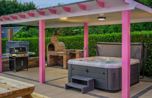 Lilys Pink House - Photo 6