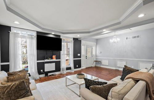 Elegant Reservoir Hill home with parking sleeps 8 - Foto 1