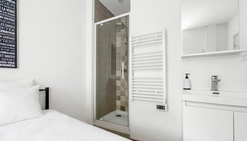 T2 cosy avec terrasse privée à Montluçon - Foto 5, Shower