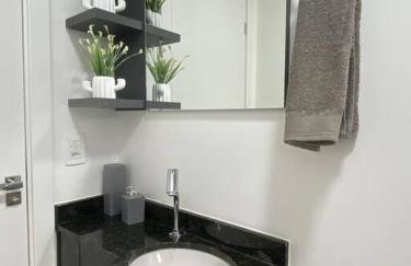 Stúdio de 1 Quarto, Wifi 500mb, Condominio com Elevador, 1 Vaga de Garagem, Cozinha Completa - Indicado para Grupos, Hospedes a Trabalho, Família e Pets - Foto 18