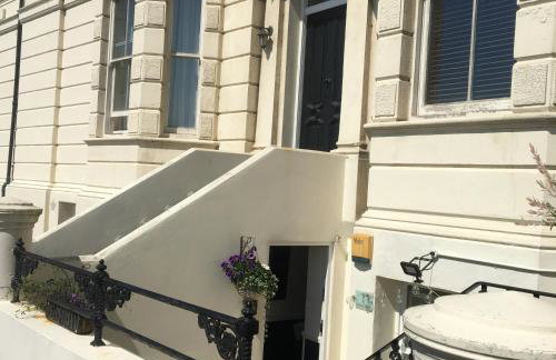 Unique seafront 2 bedroom 2 bathroom apartment - Foto 21