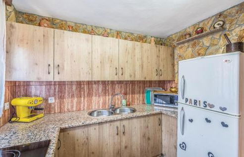 Lovely Home In Vidreres With Kitchen - Foto 19