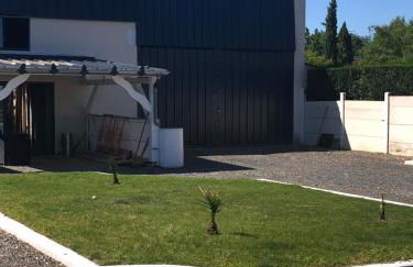 House, lot, secure private parking - Foto 2