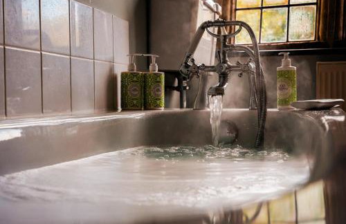 Luxury 4 Bed Farmhouse on Rewilding Estate - Foto 24