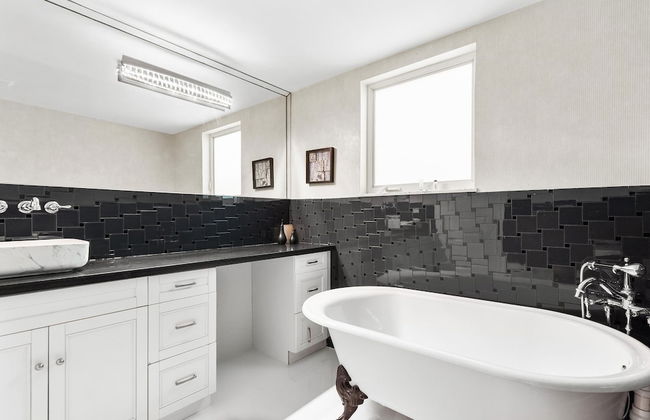 Amazing 7 BR Villa With Heated Pool Near the Beach - Foto 23