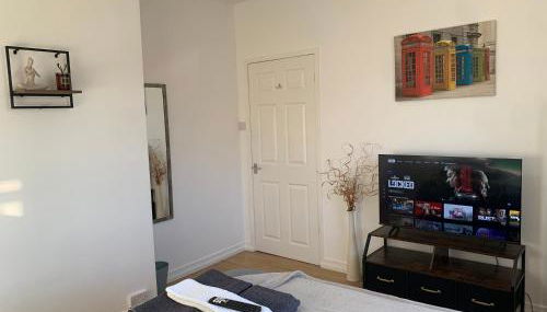 Douglas Apartment - Trains to Edin & Glasgow - Private Parking - Foto 4