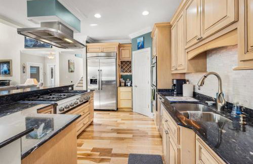 Luxury Beachside Haven with Pool and Elevator - Foto 52