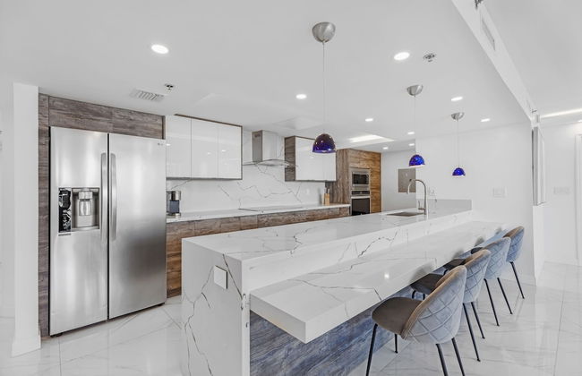 Modern Apartments Biscayne Bay - Photo 21