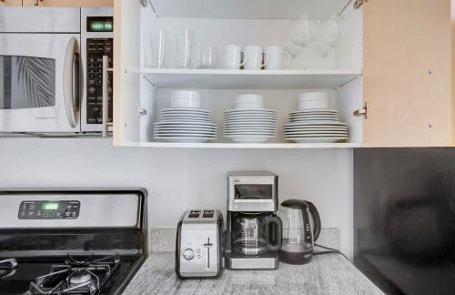 Bright FiDi Studio w Gym Doorman NYC-115 - Foto 7