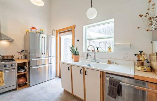 Modern Historic 1900 Adobe Bungalow in Downtown - Foto 13