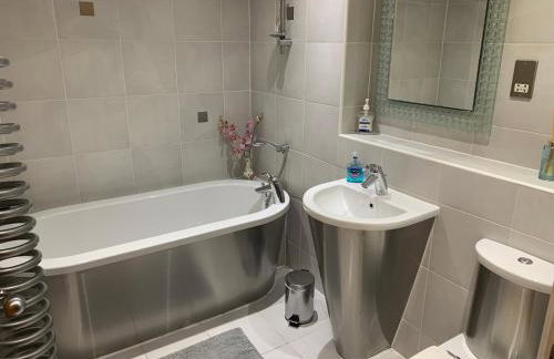 Stunning Spacious City Apartment with free parking - Foto 42