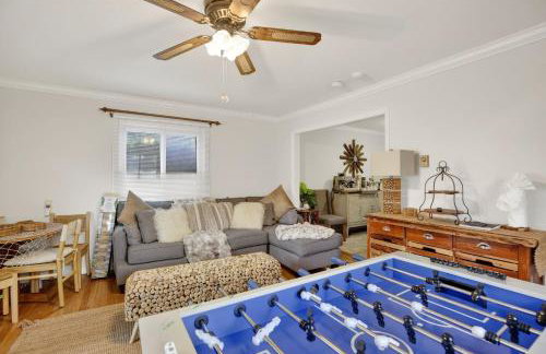 Stylish Hot Tub Retreat with Ping Pong home - Foto 12