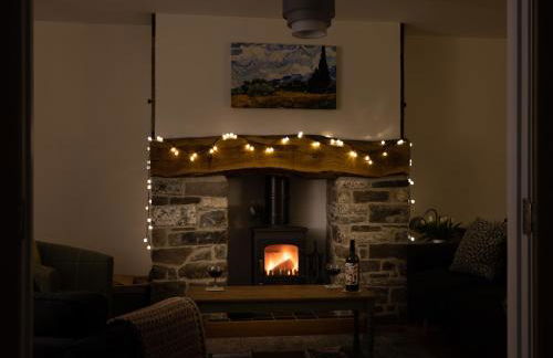 Family Country Cottage with Stunning Mountain Views - Photo 14