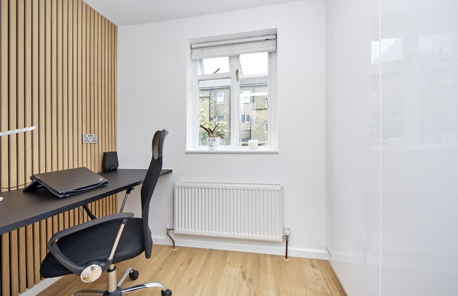 Beautiful Battersea Garden Flat by Underthedoormat - Photo 16