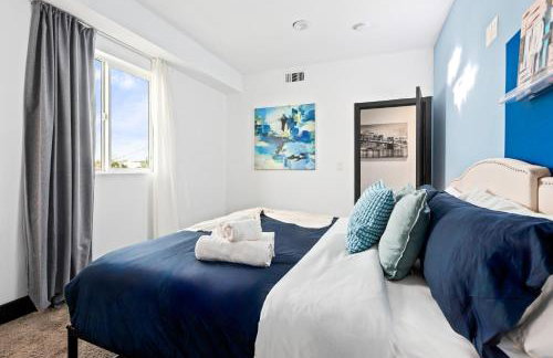 Spacious Luxury Villas in the heart of LA! Free parking and Jacuzzi - Photo 7