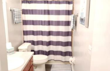 Beach Retreat with Backyard Flair and Yard Games - Foto 17