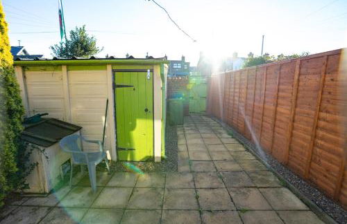 Newly-renovated, mid-terrace cottage in Porthmadog - Photo 26