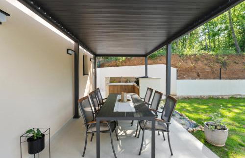 Charming Villa Harmonia with Heated pool and Indoor Jacuzzi surrounded by nature - Photo 20