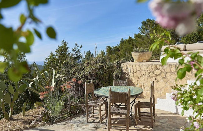 Hillside Villa With Sea-views - Photo 33