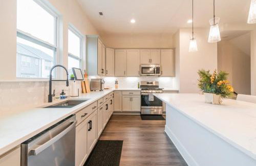 Spacious 4BR Near UNC Charlotte & Major Venues - Foto 26