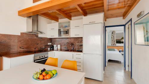 Vista Faro-Apartamento con balcón que mira al mar - Foto 2, stove, minibar