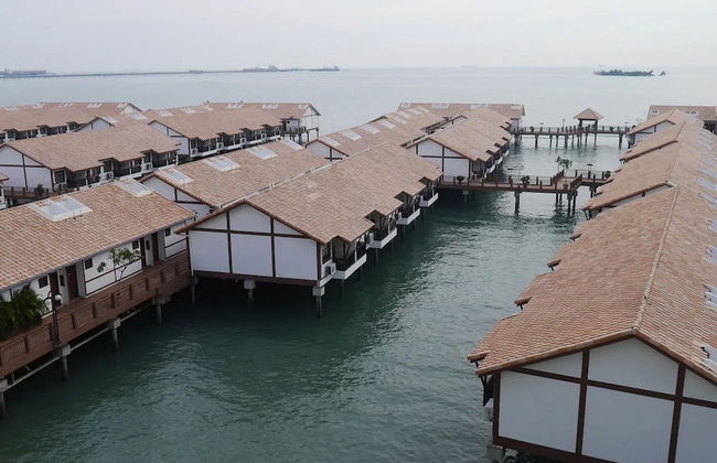 Alpine LXPD Water Chalet - Photo 1