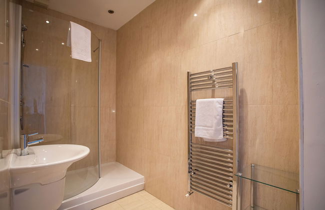 Spacious 5 Bed House Newcastle Gateshead - Photo 52