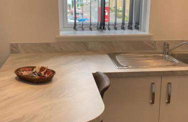 Lakeside 2 BED LUXURY APARTMENT No PARTIES No EVENTS Early Check-in Late Check- Out Allowed - Foto 8