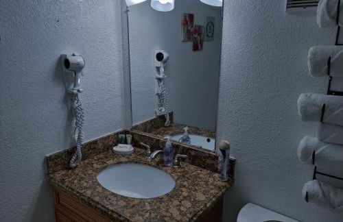 Beautiful 2-Bedroom Condo Near Universal and other Orlando Attractions, King Bed & Wi-Fi - Foto 11