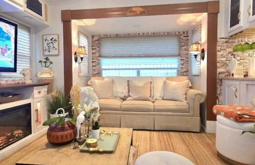 1 Large Bedroom Outdoor Patio - Photo 6