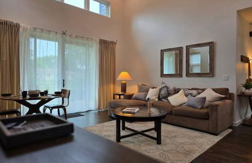 McHenry Riverside Retreat Comfort - Foto 36