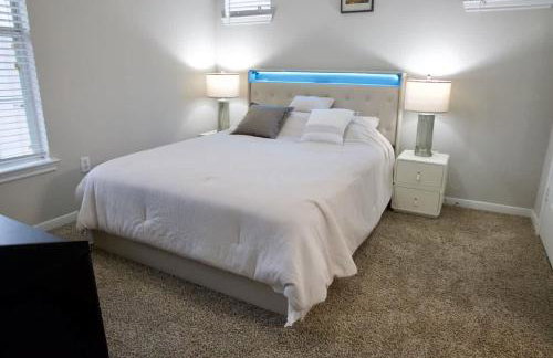 Cozy 1BR Retreat Near Dining & Shopping - Foto 10