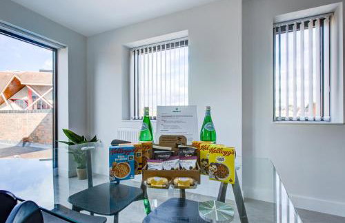 Hybrid Resi - Uxbridge, On-site car or van parking, near London Heathrow Airport - Photo 31