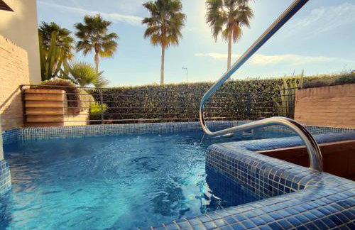 Luxury 3 Bedrooms, Private Heated Pool - EHHouse - Foto 1