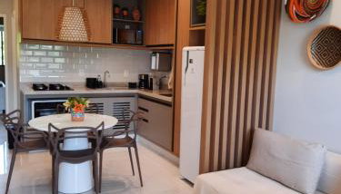 Guarajuba Summer Flat Melhor localização de Guarajuba e melhores Flats Beira Mar de Guarajuba Dispomos de 4 flats decorados no mesmo condomínio Aqui você não precisa de carro para nada Faça tudo à pé - Foto 4