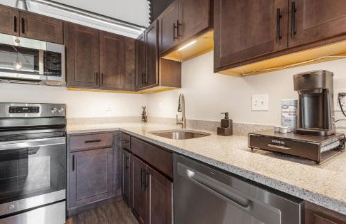 NEW 1BR Luxury Condo Private Balcony 303 - Foto 25