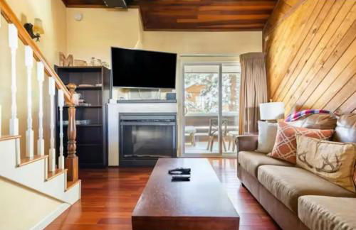 Cozy Condo in Mammoth with 2 parking spots! Ski,Snowboard, Ice skate! - Foto 1