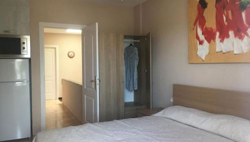 Independiente estudio en acogedora casita de Mai - Foto 2, wardrobe