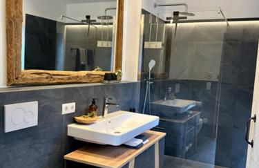 DIE ZWEI CHALETS AM TEGERNSEE "s' Gloane" & "s' Große" - Foto 12